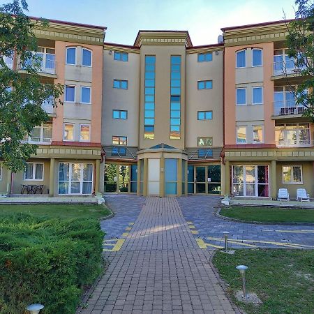 Karos Gold 813 Wellness Apartman 佐洛卡罗斯 外观 照片
