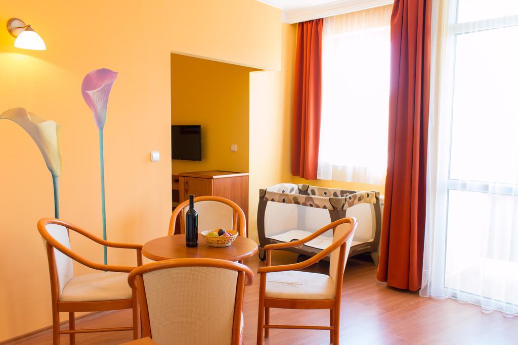Karos Gold 813 Wellness Apartman 佐洛卡罗斯 外观 照片